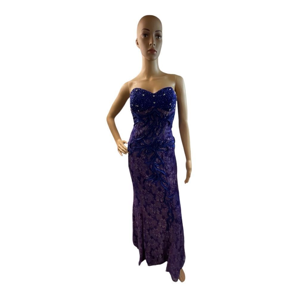 May Queen Couture Purple Beaded Floral Lace Strapless Maxi Dress. Size 8.